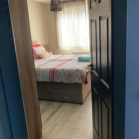 Mihajlovik Lux Apartment In Heart Of Skopje Luaran gambar
