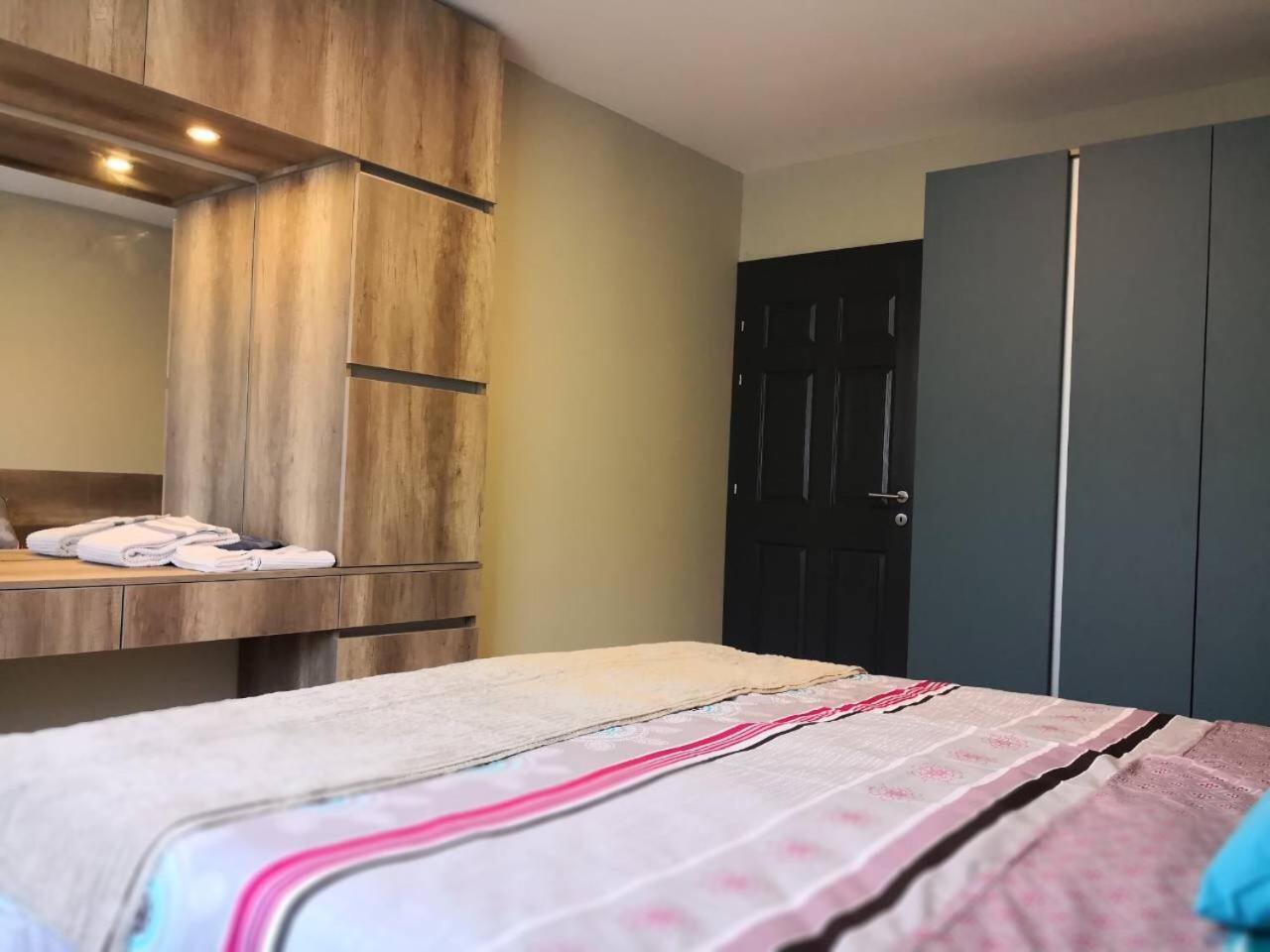Mihajlovik Lux Apartment In Heart Of Skopje Luaran gambar