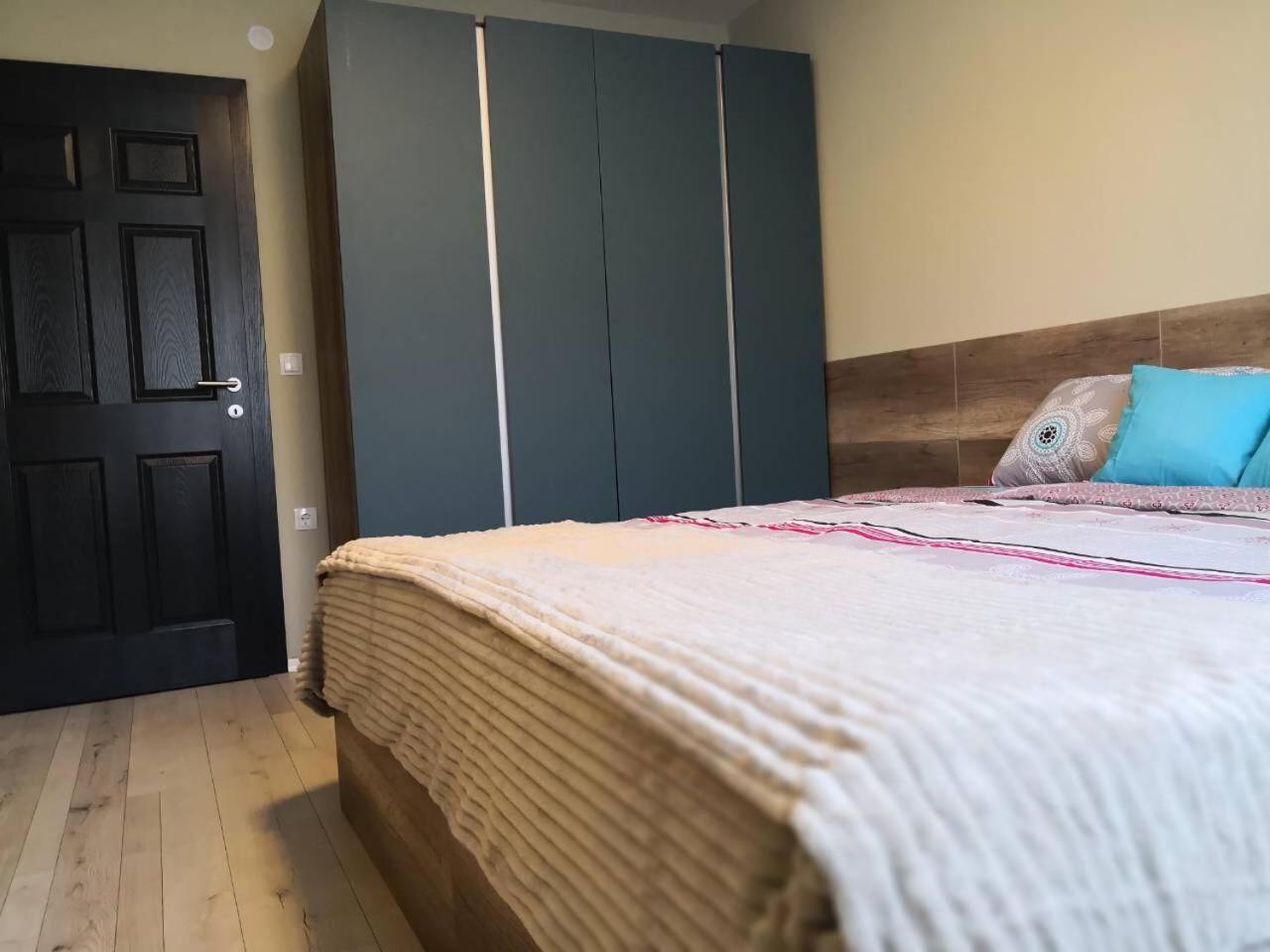 Mihajlovik Lux Apartment In Heart Of Skopje Luaran gambar